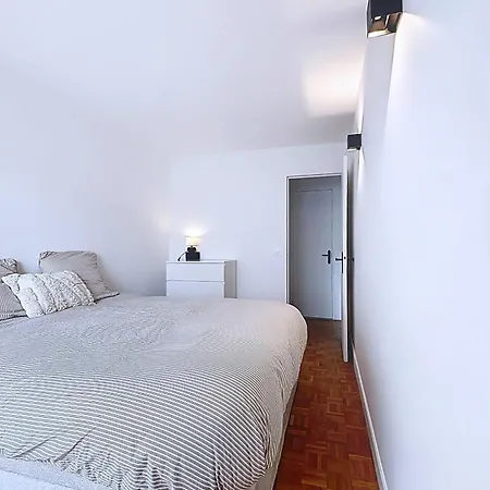 Lovely Quiet Flat Near Bnf & Seine شقة *
